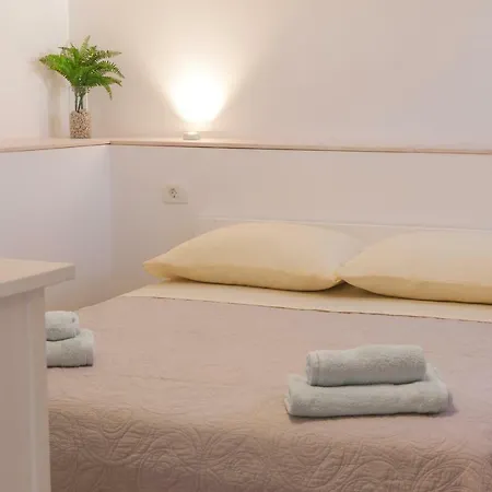 Ap-art-man By A&v For Two, New, Sea 200m, Free Parking Apartman *